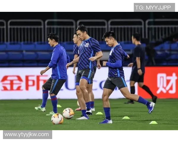 上海足球队灵活性引发热议球迷与专家观点碰撞激烈 上海足球队灵活性引发热议球迷与专家观点碰撞激烈